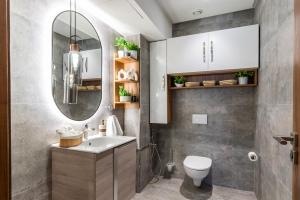 Luxury 3 Bedroom Apartment Downtown near Carré Eden