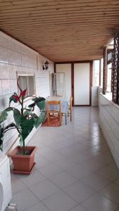 Elmas Family Apartment with Large Terrace Close to the Airport