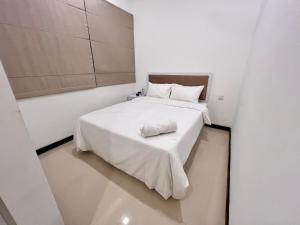 Colombo Skyline Luxury Apartments at Tri-Zen - Pool and Amazing City Views