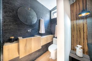 Provenza! Golden Jacuzzi - 5BR only 1 Block from lleras