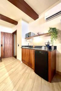 Luxury Studio 104 in Zona Romantica