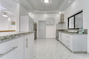 Modern Villa with Pool, Garden, 1 Free Excursion