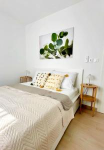 Marevista Apartment - Sea View, Pool & Private Garden near Trogir