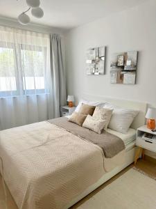 Marevista Apartment - Sea View, Pool & Private Garden near Trogir