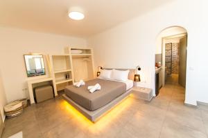 Agia Marina Caldera suites