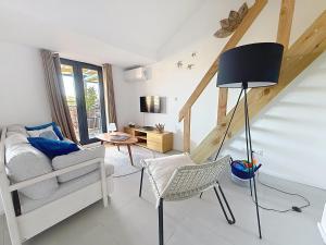APPT T3 terrasse dans résidence bord de mer avec piscine