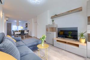 Blue Wave Apartment Valkane - 3 Min Walk to Sea