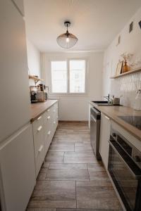 T3 lumineux avec balcon et parking, 6 pers, Procé