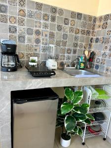 Estudio #6 a 5 min del malecón en carro