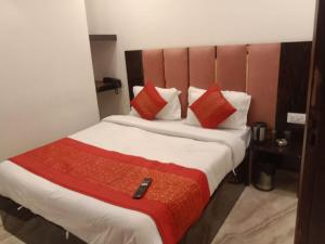 Hotel aarna inn