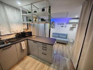 Blue Lagoon Houseboat