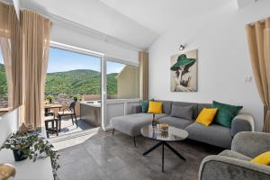 Modern Apartment with Jacuzzi & Sea View - Volare