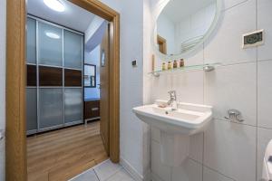 Sopot Beach Studio z parkingiem by Oneapartments