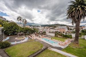 Casa junto al Mercado Copacabana centro de Otavalo