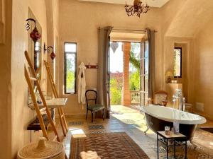 Luxury Kasbah Villa 15m Pool, 20 mins Marrakech