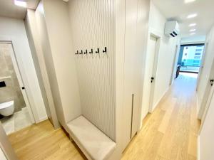 Nova - Spacious Modern 3-Bedroom Apartment with Large Terrace