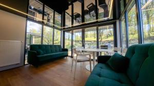 HouseBoat Solina
