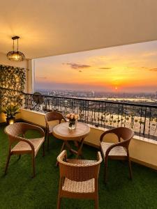 Luxury Maadi 3BR Nile View Stays Jacuzzi in Some Units