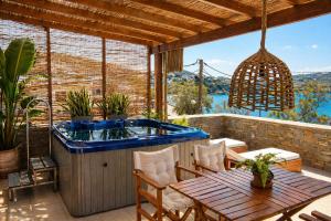 Syros Luxury Seaview Wellness Suite Finikas