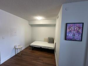 Cozy 1 bedroom and den apartment in Toronto