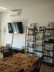 Large Apartment in Garbatella Near the Center of Rome