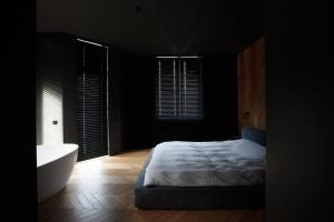 CrownPlaza Boutique & Central