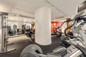 SkyNest - Queens Gambit Penthouse at 66 Queen St