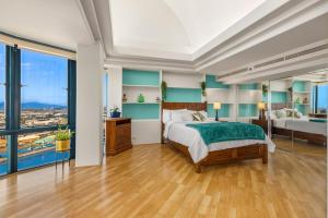 SkyNest - Queens Gambit Penthouse at 66 Queen St