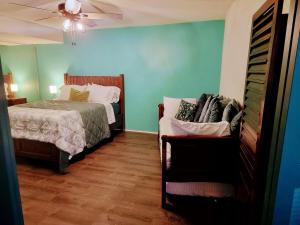 SkyNest - Queens Gambit Penthouse at 66 Queen St