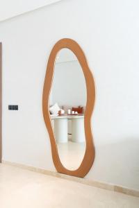 Élégant 2 Chambres avec Piscine & Sport
