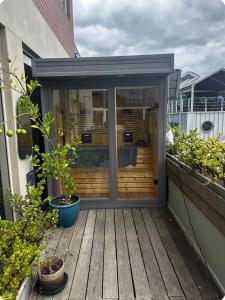 Modern De Waterkant Flat Near V&A Waterfront