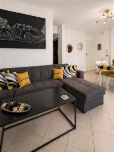 H&H cozy retreat ,Fireplace and Parking