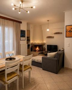 H&H cozy retreat ,Fireplace and Parking