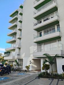 Apartamento Melgar piscinas,vistas y club house