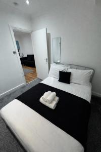Cozy Yet Spacious Whitechapel Stay Sleeps 4