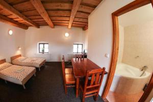 Na Rynku Chvalsiny 18