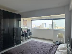 Beautiful 2-Bedroom Apartment with Pratamnak Sea View