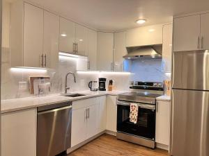 Serene Mercer Island 3B Lower Unit near LR station