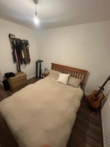 Cosy new build home 15 min walk to the city centre en-suite