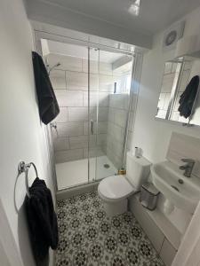 Cosy new build home 15 min walk to the city centre en-suite