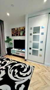 Metro Glow Apartment