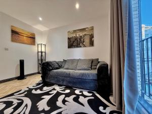 Metro Glow Apartment