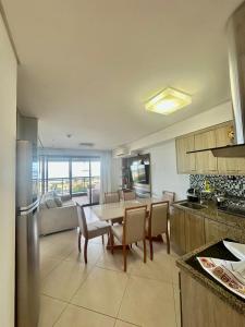 Modern Beach Apartment Fast Wi-Fi