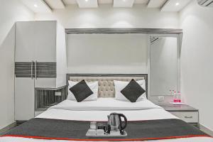 Hotel O S. Gambhir Hotel