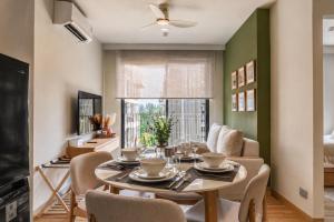 Family 2BR in Laguna Golf View Skypark Pool