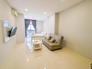 Lovina 20-12B Formosa Residence