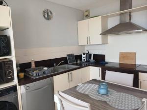 Appartement avec clim, parking, vue mer - 6 pers. - FR-1-833-42