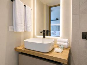 Luxury Terrace Hotel Apartment, Pool, Gym, Parking, Co-working