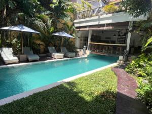 Villa Lelipi, 5 bed, 5 bathroom 5min walk to beach