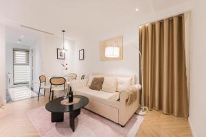 TPlace building HoanKiem lux apartment by SSens Homes